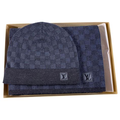 bonnet lv pas cher|louis vuitton beanie and scarf.